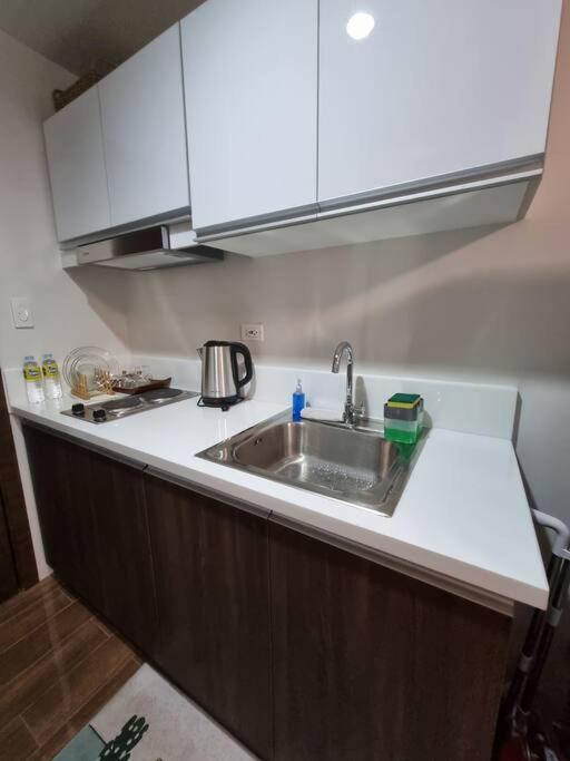 Great View 1 Bedroom Condo In Makati Near Trident Tower Manille Extérieur photo