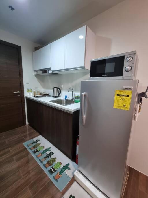 Great View 1 Bedroom Condo In Makati Near Trident Tower Manille Extérieur photo